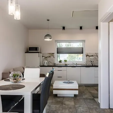 Apartamenty Las Zator アパート ザトル