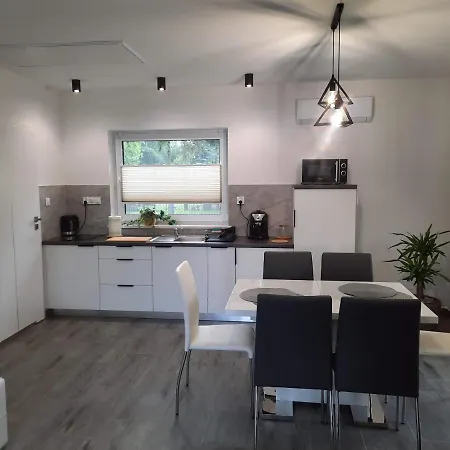 アパート Apartamenty Las Zator