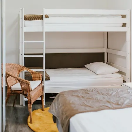 アパート Apartamenty Las Zator ザトル