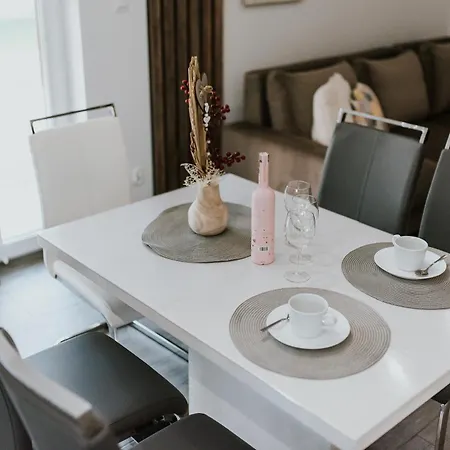 アパート Apartamenty Las Zator *